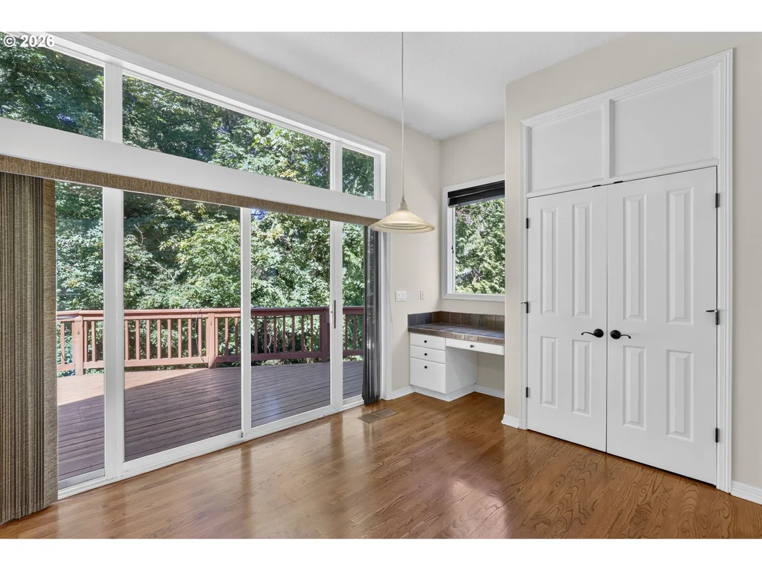 Photo of 285 SE AVONDALE WAY