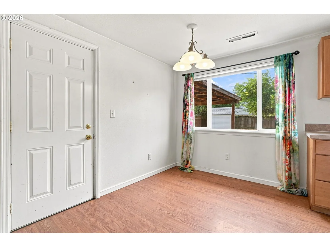 Photo of 1219 PLEASANT ST