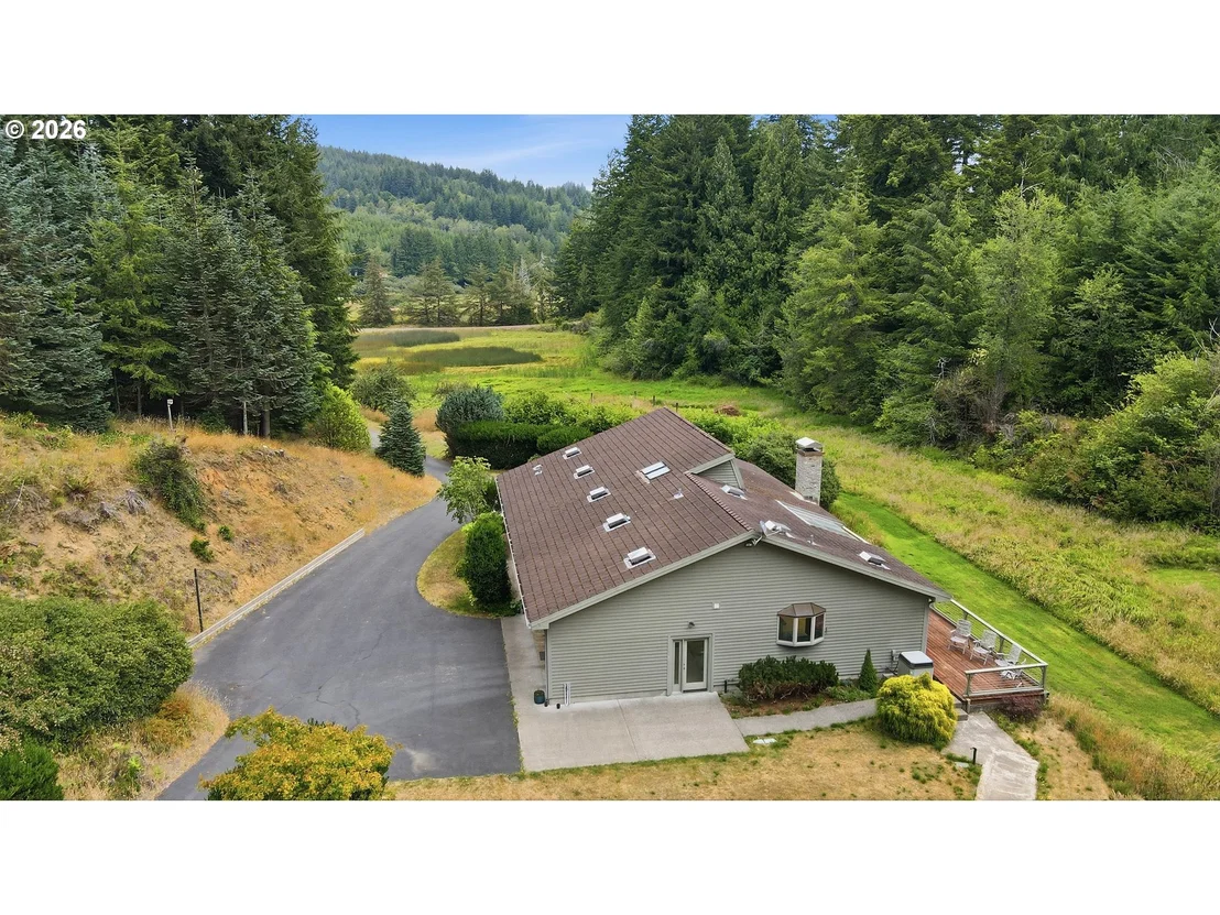 Photo of 61370 OLD WAGON RD