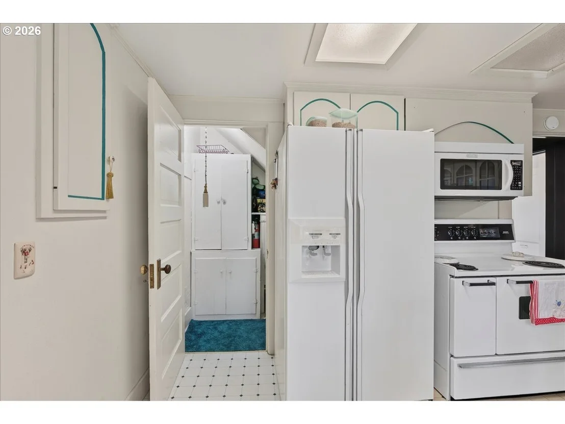 Photo of 935 SPRINGHILL DR