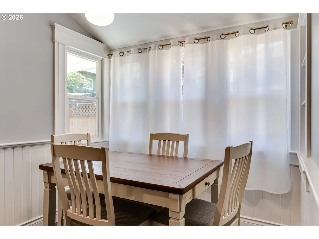 Photo of 655 MONROE ST