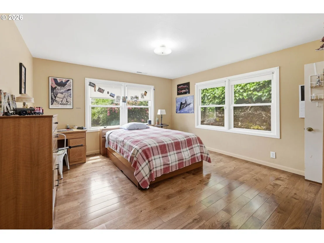 Photo of 28 W 22nd AVE