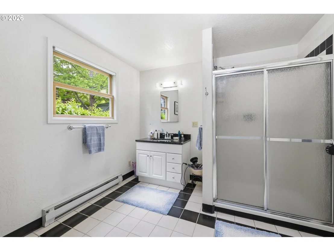 Photo of 28 W 22nd AVE