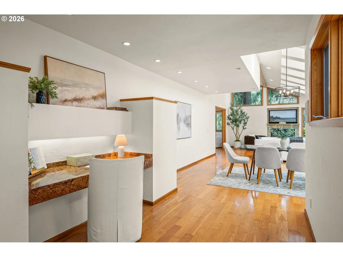 Photo of 3965 SPRING BLVD