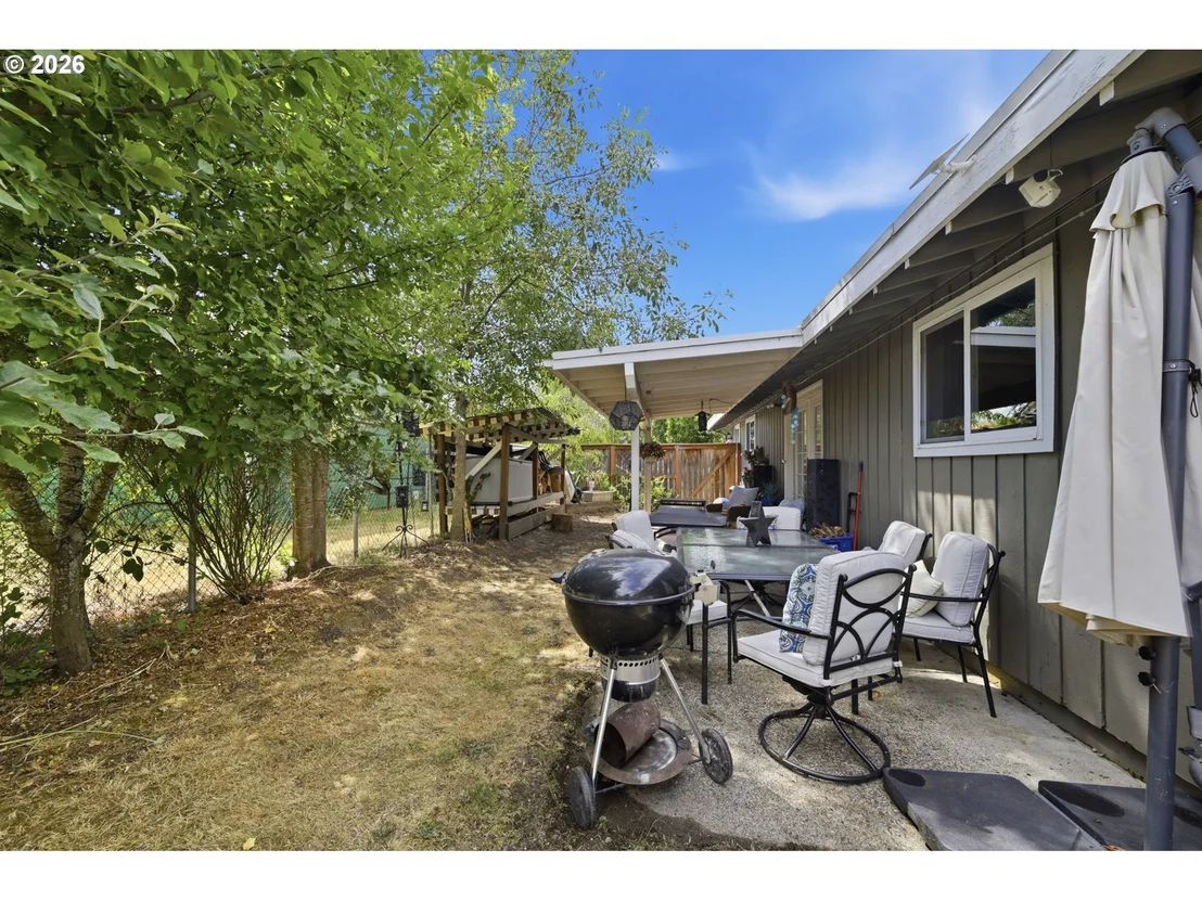Photo of 1990 W 18TH AVE