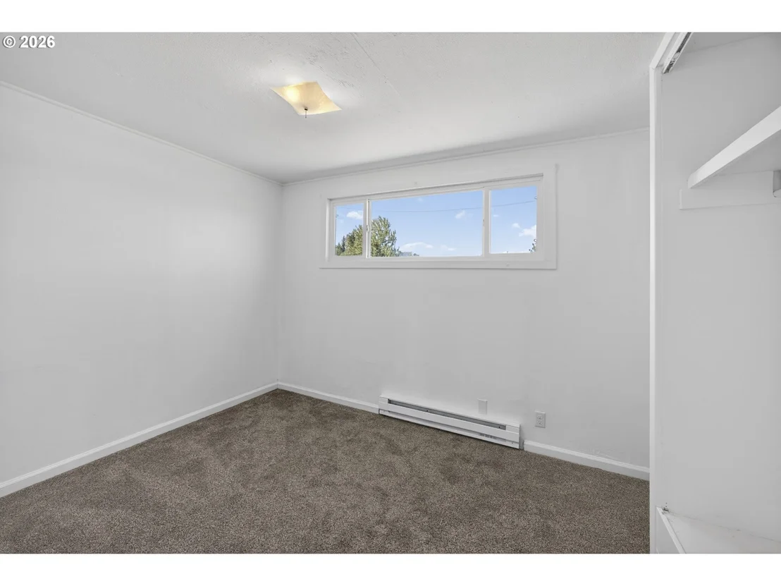 Photo of 1025 N LAKE RD