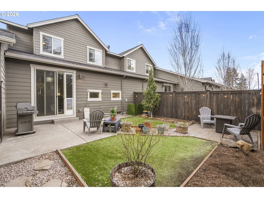 Photo of 60439 HEDGEWOOD LN