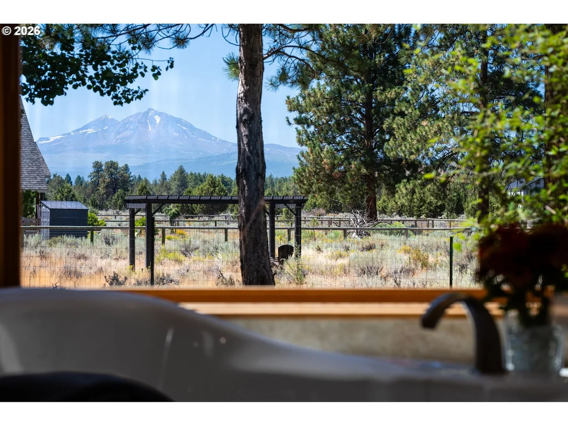 Photo of 17690 Mountain View RD SW