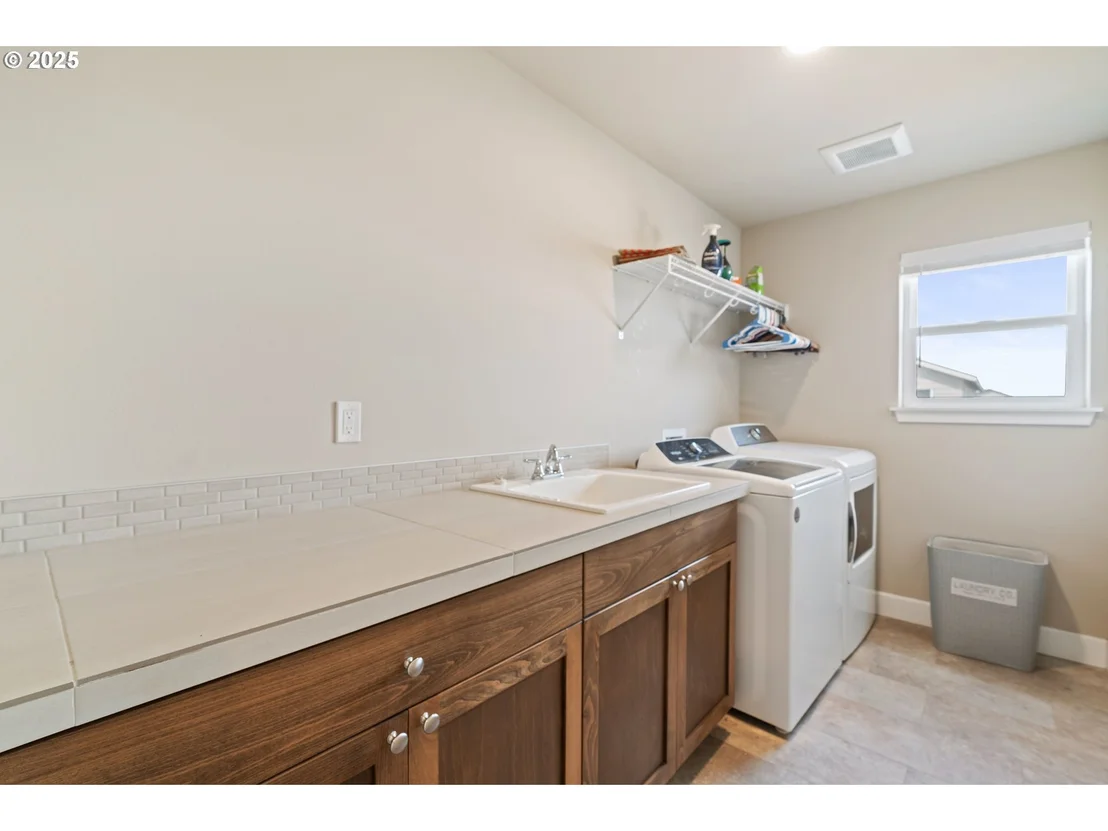 Photo of 280 NW DOUBLE EAGLE AVE