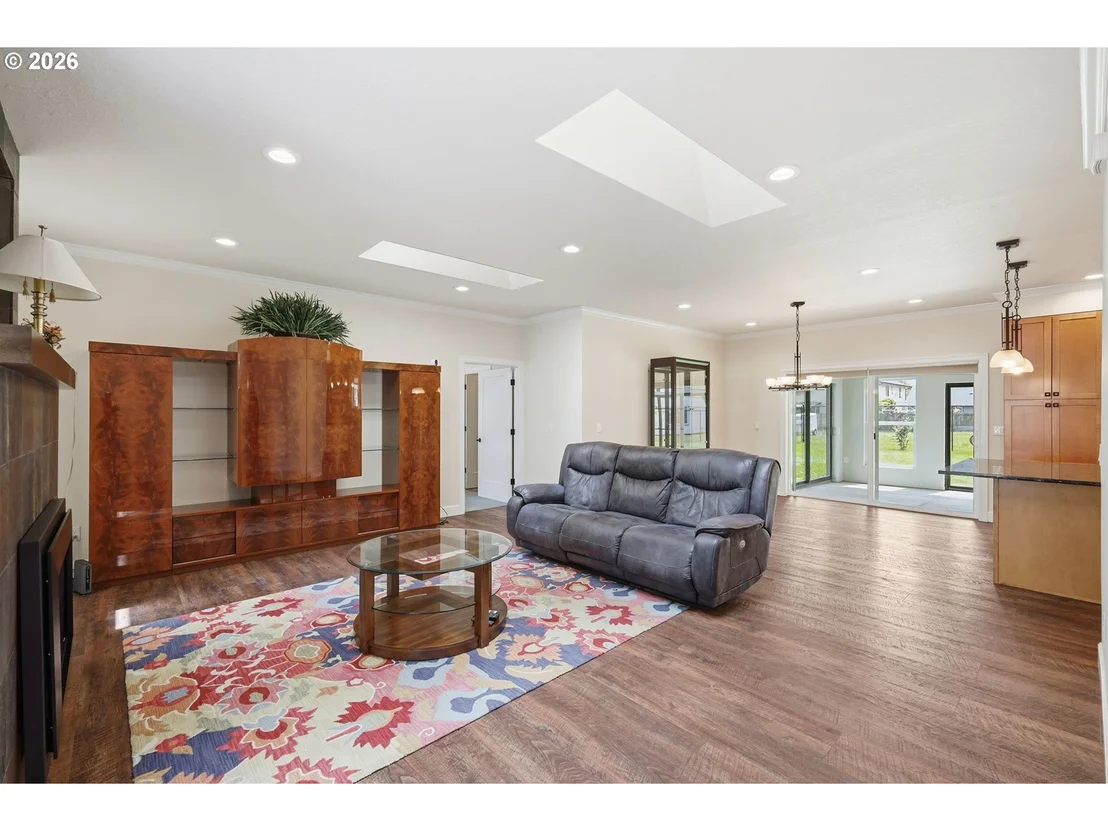 Photo of 106 HANSEN LN