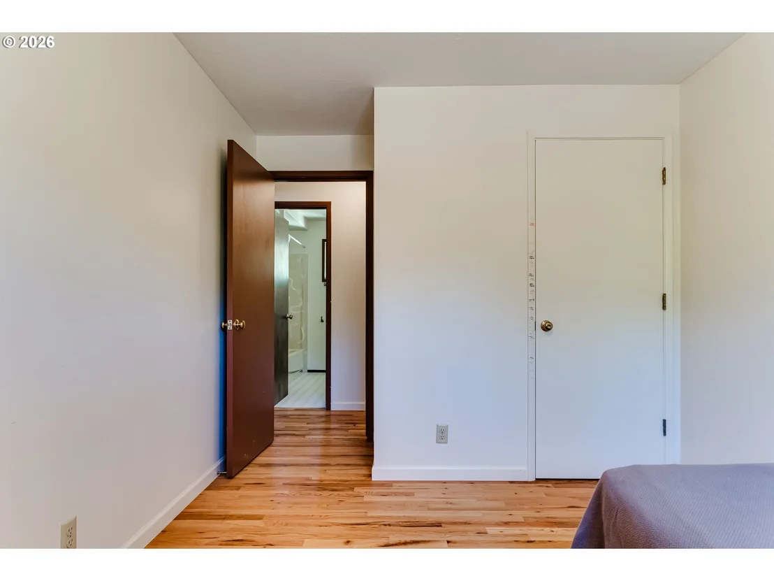 Photo of 450 W 28TH AVE