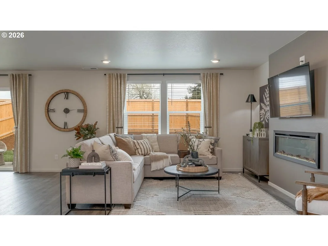 Photo of 443 Pietro ST NE