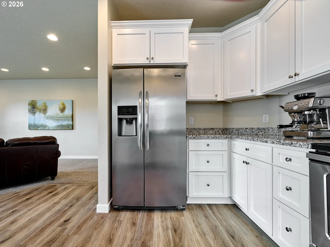 Photo of 542 E ELM LOOP
