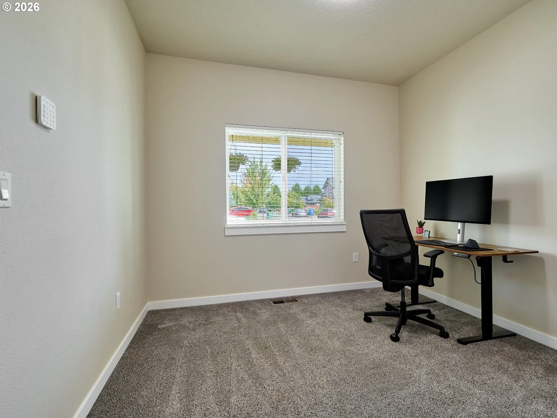 Photo of 542 E ELM LOOP