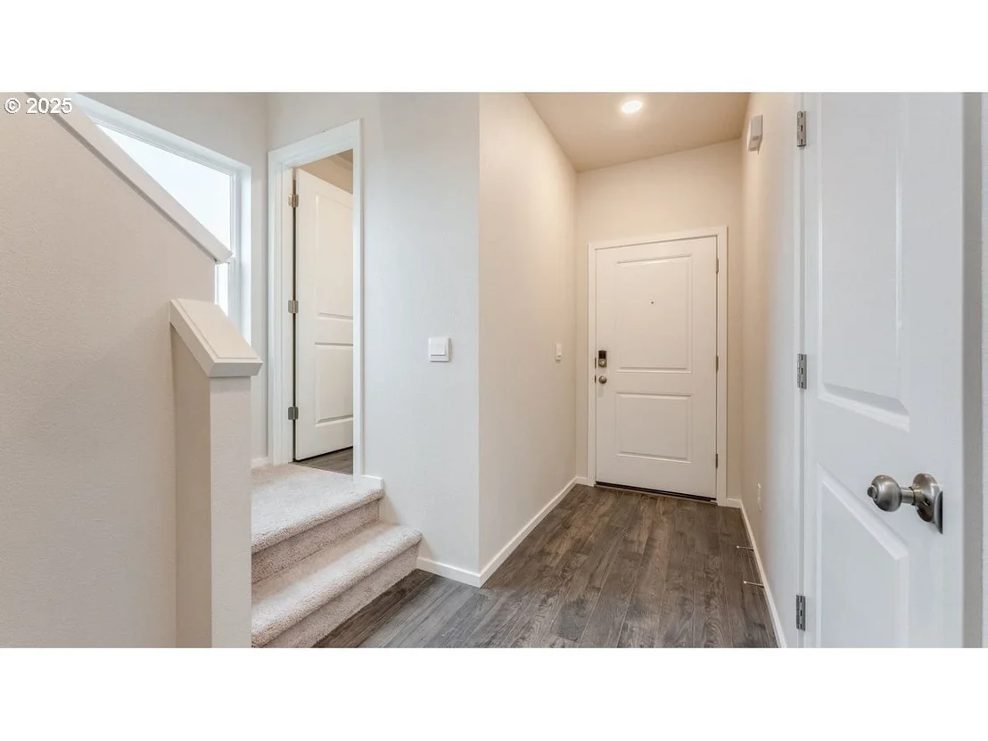 Photo of 435 Pietro ST NE