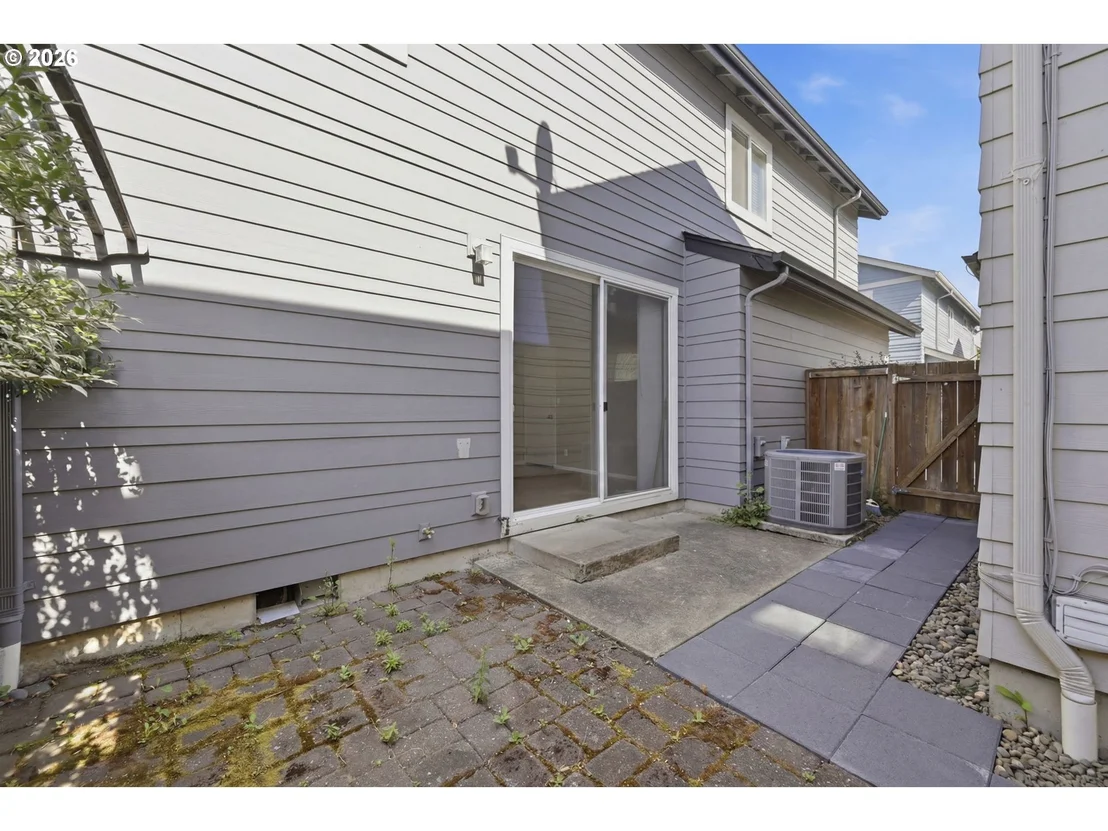 Photo of 1637 HAMLET LN