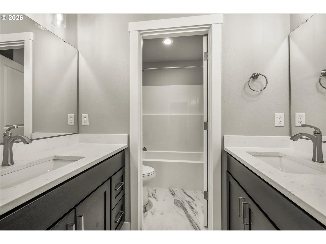 Photo of 177 NW MAWRCREST AVE