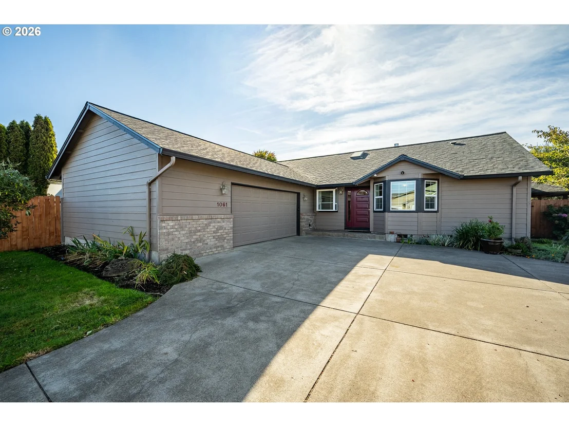 Photo of 1061 APPLEGATE PL