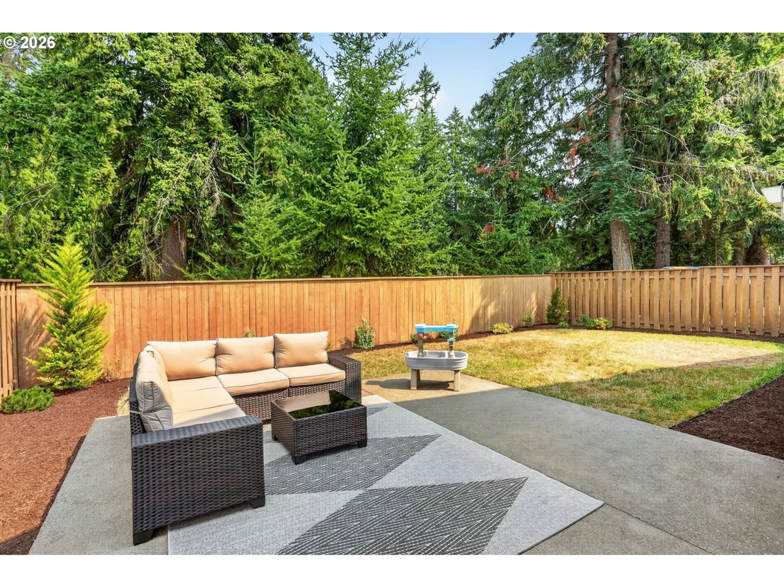 Photo of 1094 NE REGAN HILL LOOP