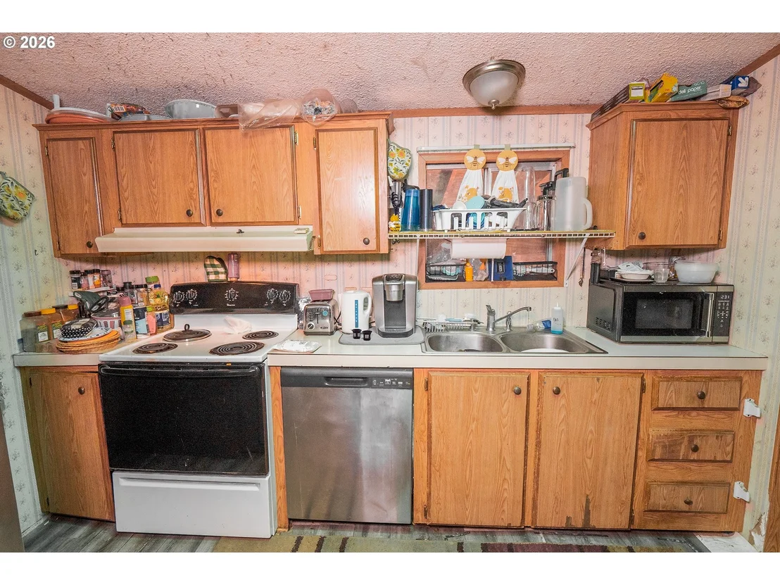 Photo of 496 SCOTTS GLEN DR