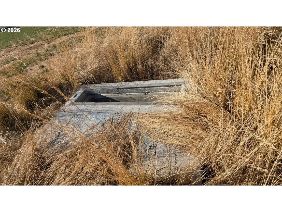 Photo of 585 AIRPORT RD