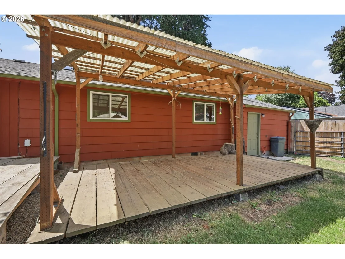 Photo of 605 KOURT DR