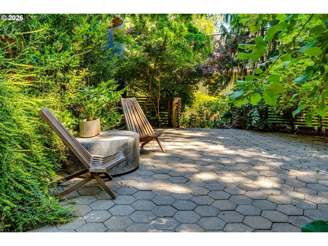 Photo of 38 RIDGELINE DR
