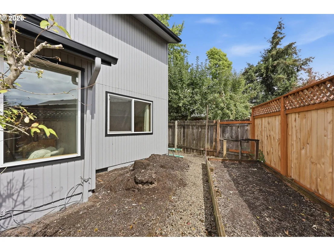 Photo of 460 TIMOTHY ST