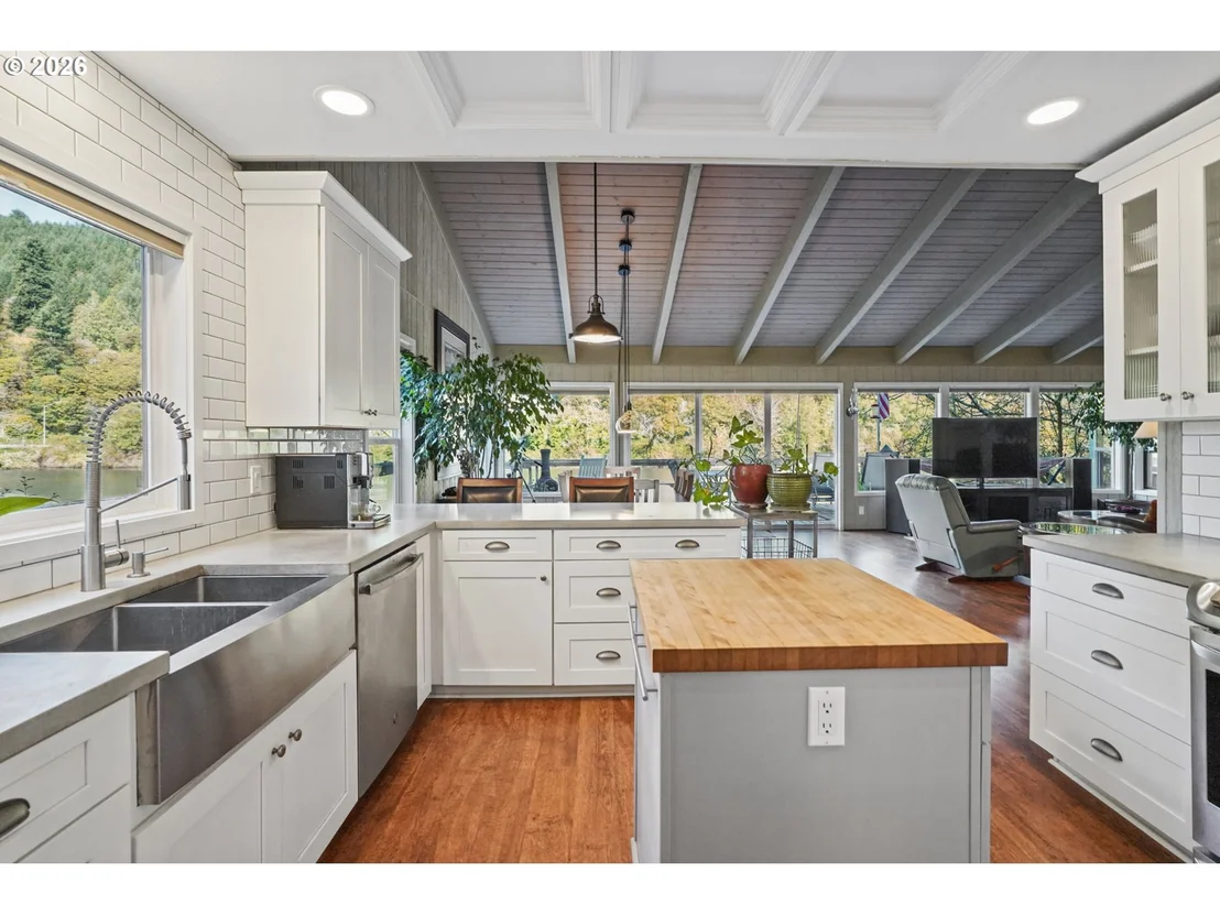 Photo of 9959 SWEET CREEK RD