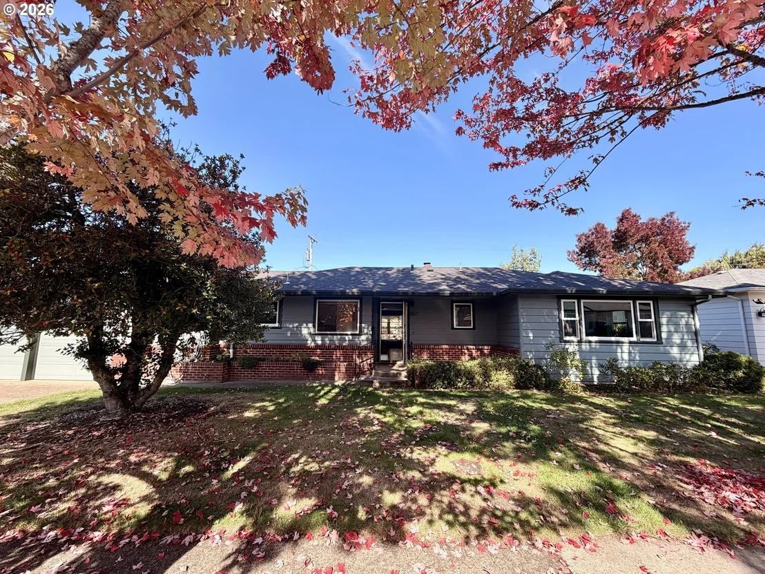 Photo of 887 W 18TH PL