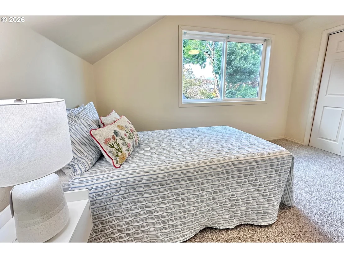 Photo of 1364 VICTORIAN WAY