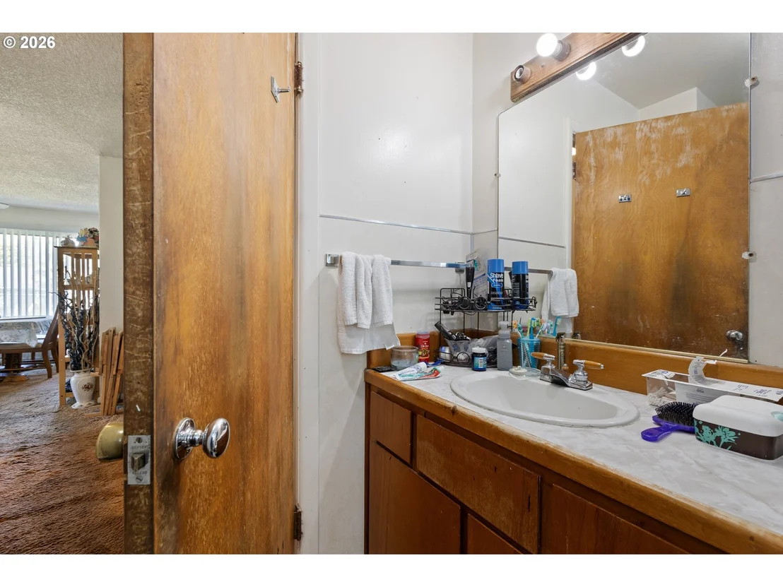 Photo of 311 SE GRAPE AVE