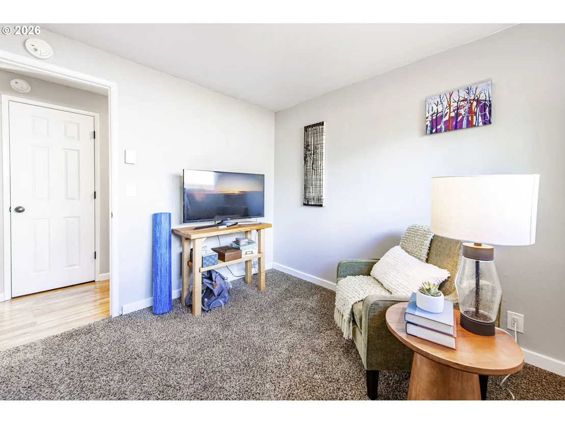 Photo of 5621 CODY AVE
