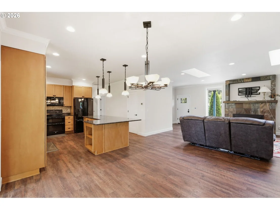Photo of 106 HANSEN LN