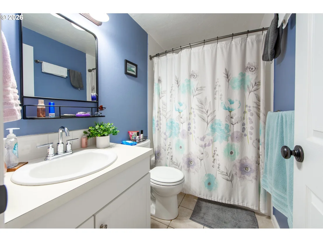 Photo of 5621 CODY AVE