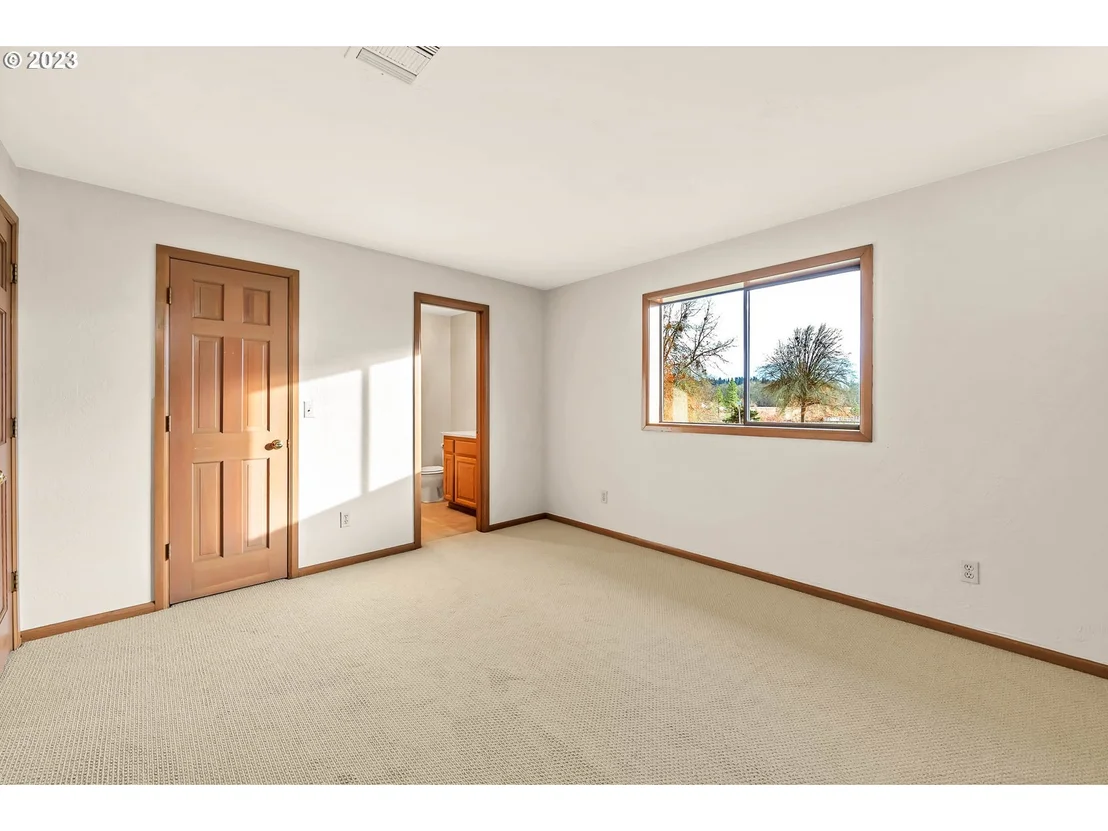 Photo of 27725 Royal