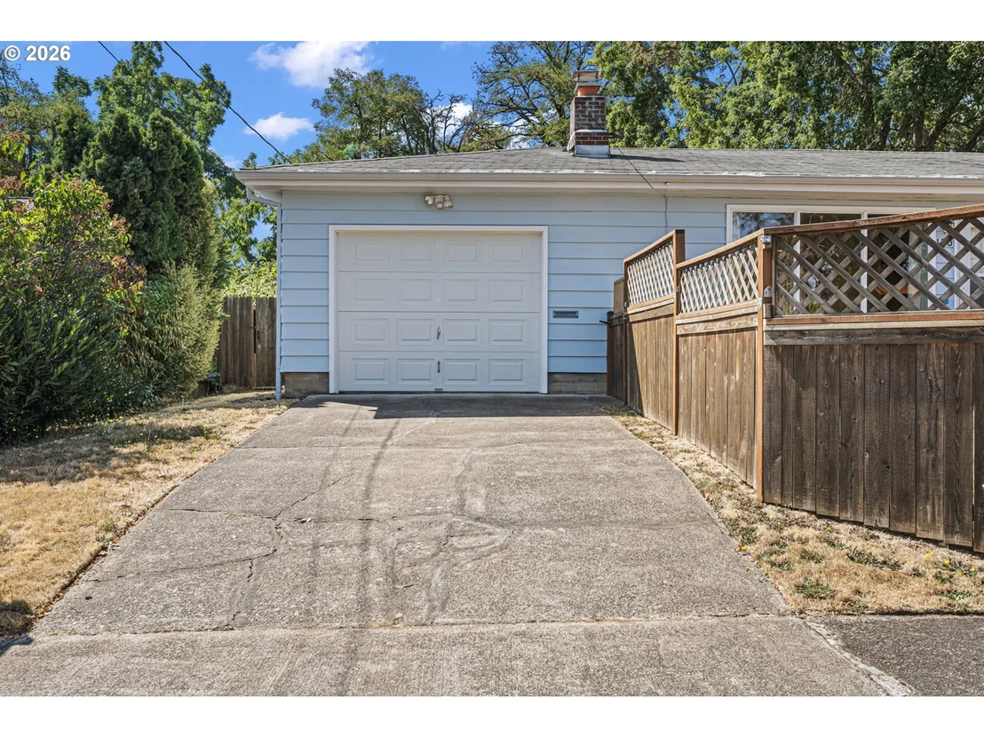 Photo of 130 E 31ST AVE