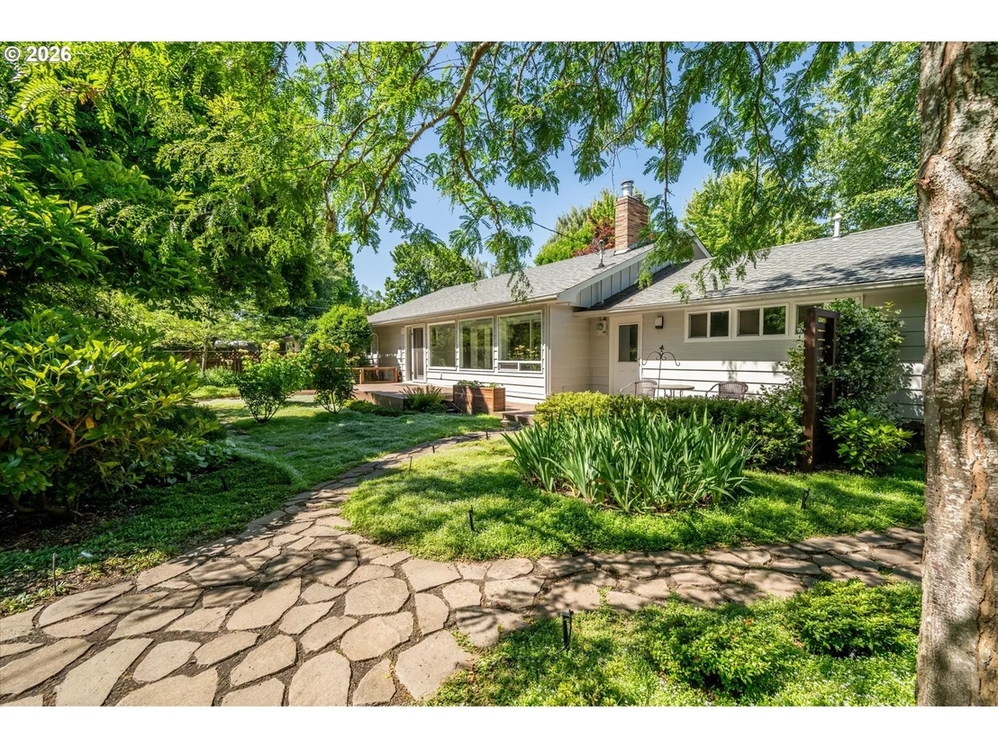 Photo of 243 DARTMOOR DR