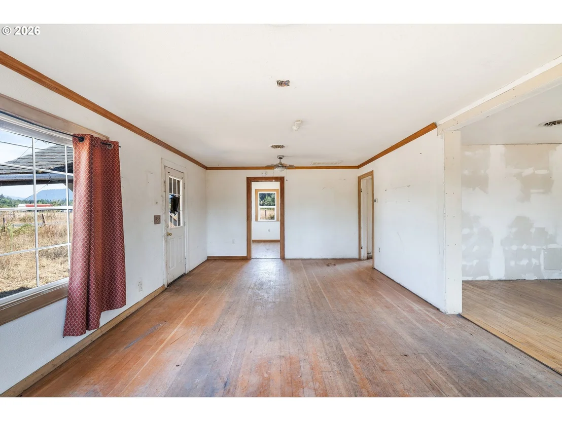 Photo of 38542 DEXTER RD