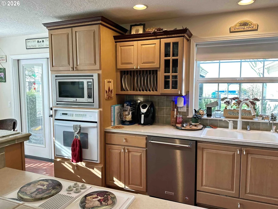 Photo of 33174 LANGMACK RD