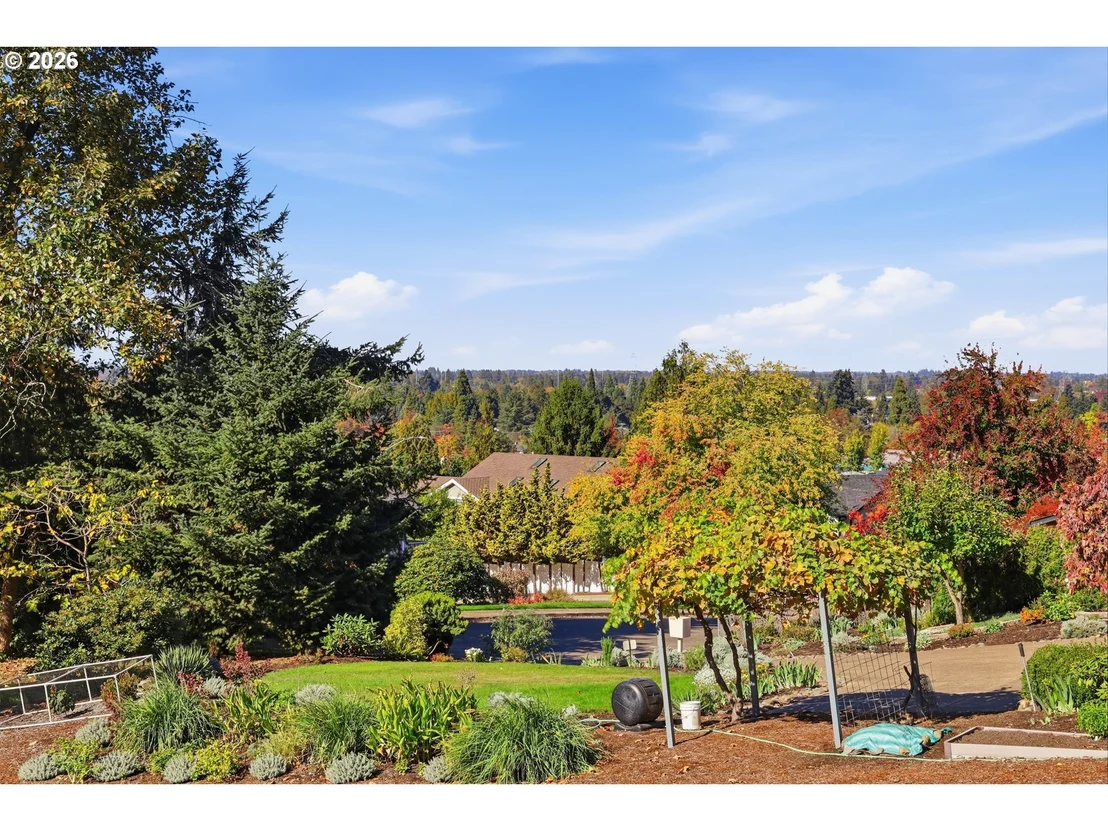 Photo of 682 SUNSET DR
