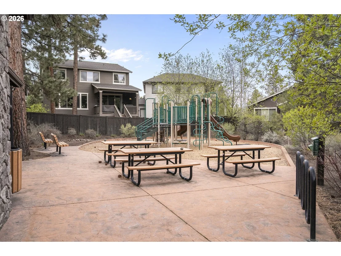 Photo of 60439 HEDGEWOOD LN
