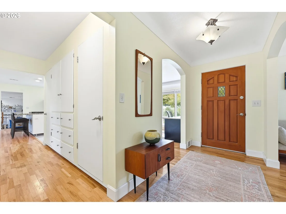 Photo of 595 DARTMOOR DR