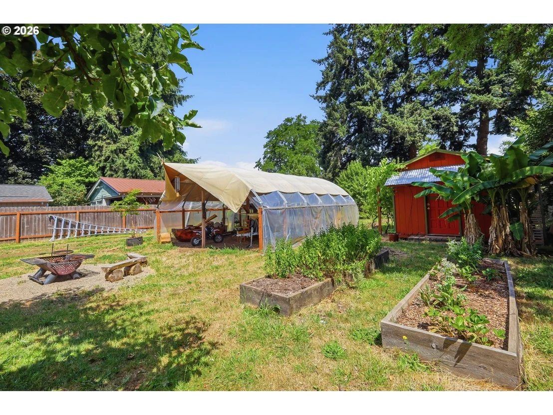 Photo of 605 KOURT DR