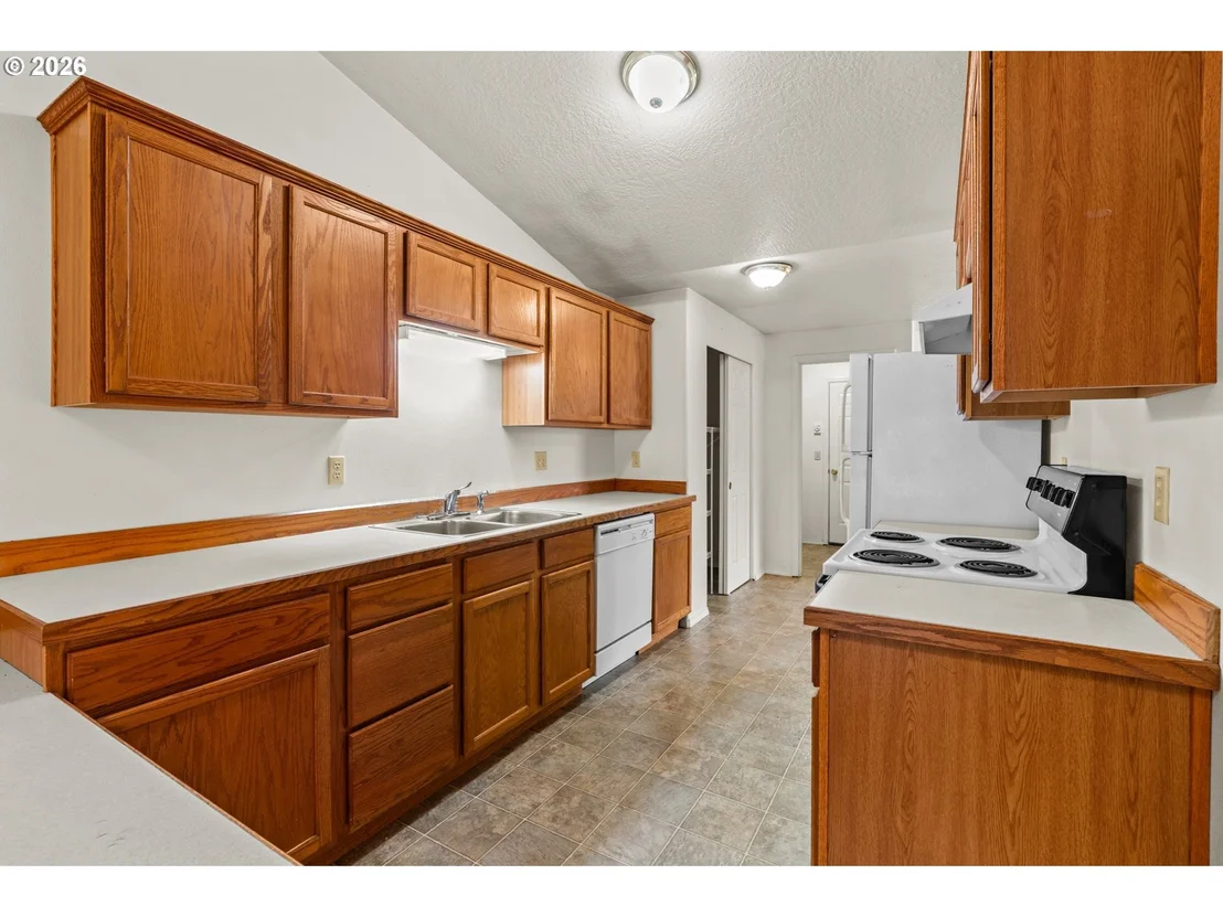 Photo of 630 BENJAMIN AVE