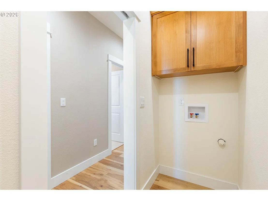 Photo of 265 SE LOGAN ST
