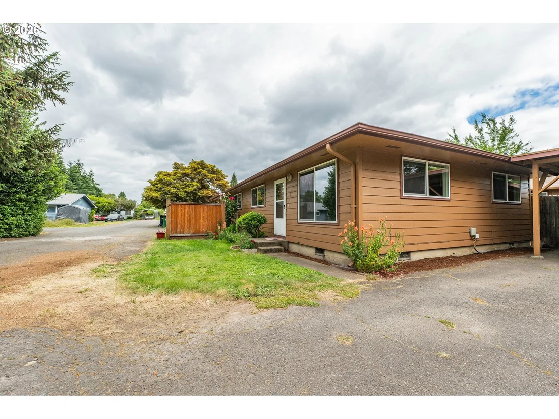 Photo of 229 HOLEMAN AVE