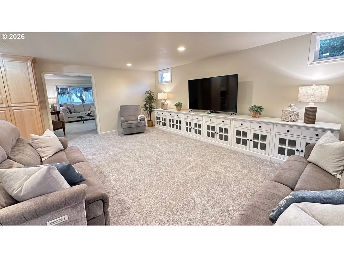 Photo of 1364 VICTORIAN WAY