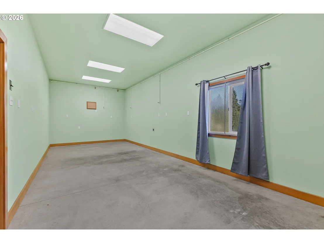 Photo of 711 H AVE
