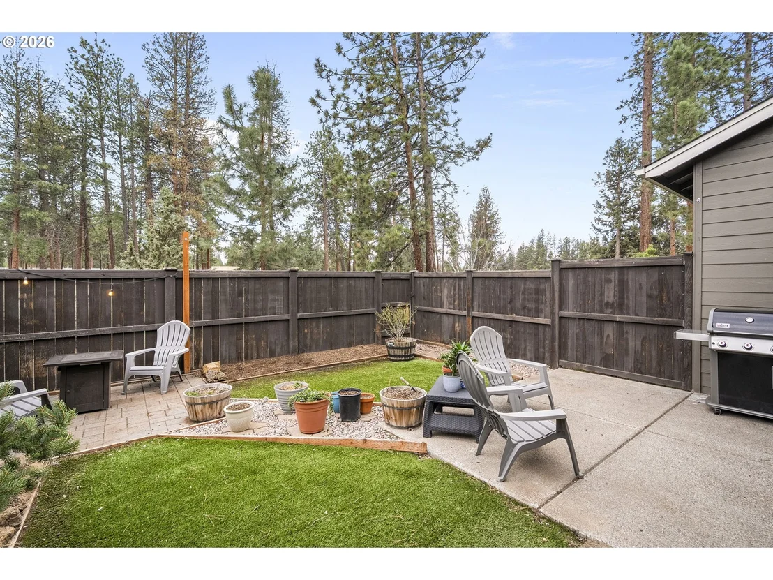 Photo of 60439 HEDGEWOOD LN